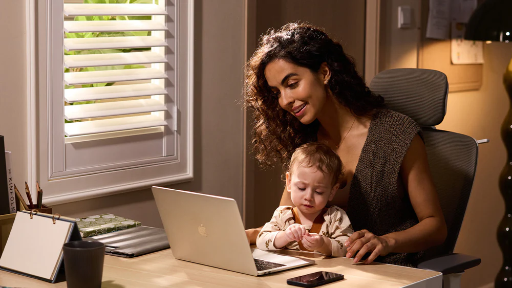 How to Balance Working From Home With a Baby: 7 Practical Tips for Canadian Parents